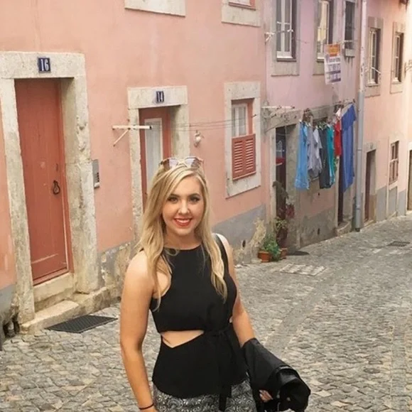 Cutout Tank - Picture 5 of 5